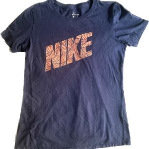 Nike Tee athletic cut woman’s small